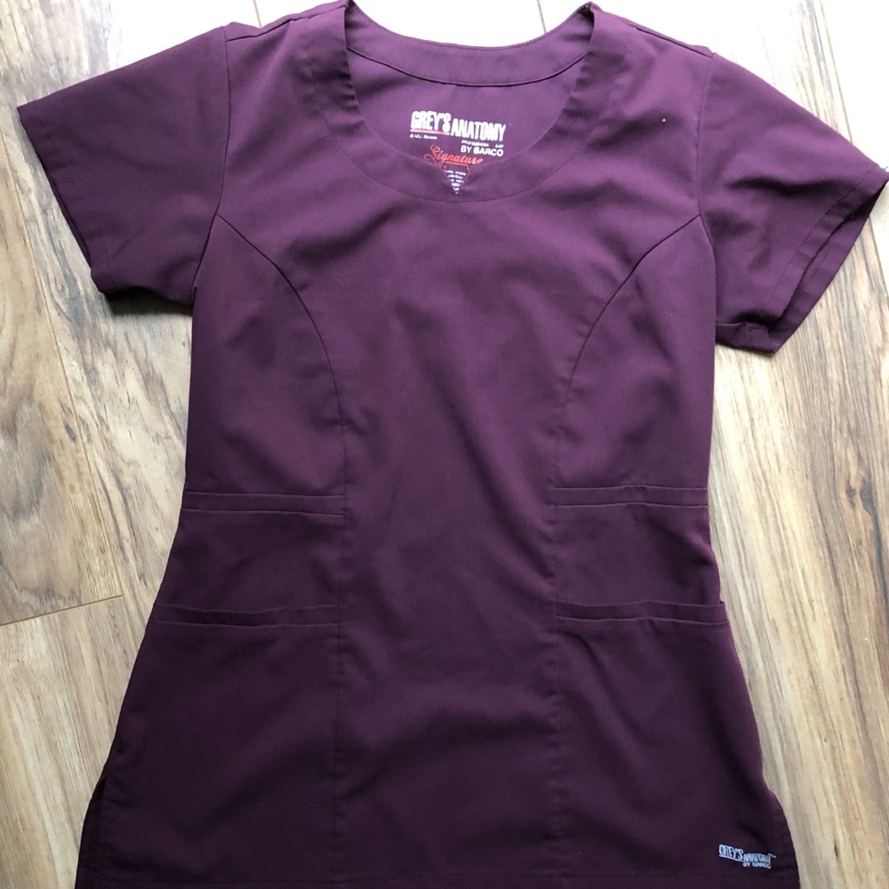 Grey’s Anatomy Round Neck Notch Scrub Top XS